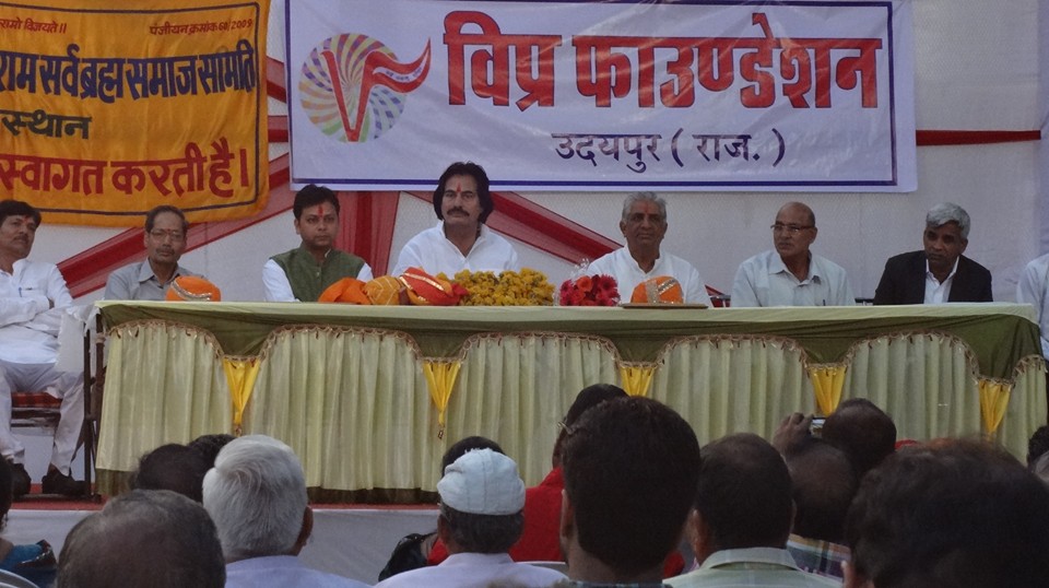 "राजकुमार रिणवाँ व बल्देव व्यास का स्वागत"