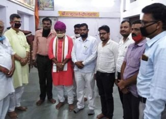 विप्र फाउंडेशन लेखक द्वारा भरतराम तिवाड़ी और राधेश्याम सुरवात का स्वागत।