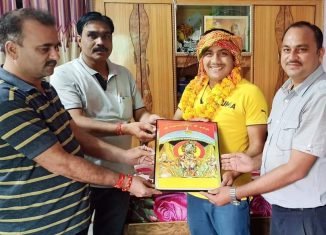 विप्र फाउंडेशन धौलपुर द्वारा पुलिस अधिकारी श्री देवेन्द्र शर्मा के धौलपुर स्थानांतरण पर सम्मान।