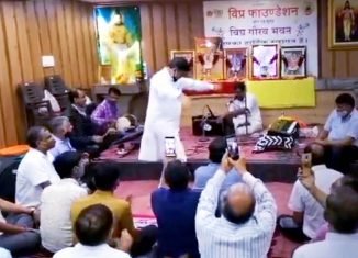 विप्र फाउंडेशन सूरत द्वारा नवरात्र के उपलक्ष्य में भजन संध्या।