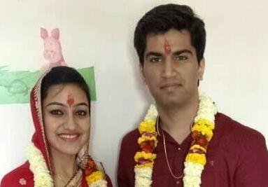 श्रीमती निहारिका-कमलेश रूंथला