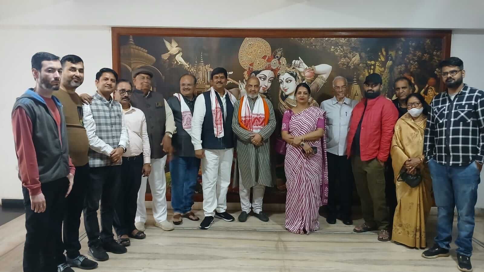 हास्य कवि सम्मेलन में पधारे कवियों का विप्र फाउंडेशन द्वारा भव्य स्वागत