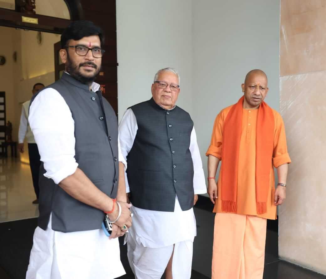 विप्र फाउंडेशन उत्तर प्रदेश अध्यक्ष अभिजात मिश्रा की मुख्यमंत्री योगी आदित्यनाथ से भेंट
