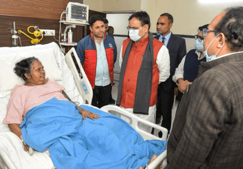 आज हमारे बड़े भाई वरिष्ठ पत्रकार श्री विमलेश शर्मा जी की धर्मपत्नी जी के स्वाथके बारे में जानकारी लेते हूऐ राजस्थान के माननीय मुख्यमंत्री श्री भजनलाल शर्मा जी