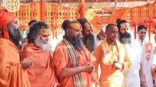 अंतर्राष्ट्रीय गौ भक्ति महोत्सव अंतर्गत श्री गोधाम महातीर्थ पथमेड़ा के द्वारा गांधीनगर गुजरात में आयोजित श्री सुरभि शक्तिपीठ स्थापना, महायज्ञ, 5252 तुलसी विवाह |