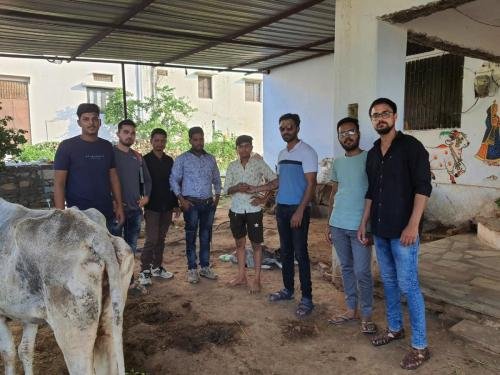 गौमाता के लिए निःशुल्क दवा वितरण अभियान
