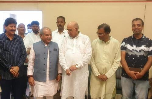 विप्र फाउंडेशन के राष्ट्रीय अध्यक्ष श्री राधेश्याम शर्मा-गुरुजी द्वारा मुख्यमंत्री श्री शिवराज सिंह चौहान का अभिनंदन ।