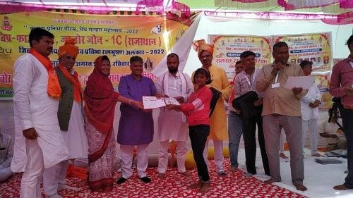 विप्र फाउंडेशन द्वारा 70 युवाओ को सरकारी सेवाओं में चयनित होने पर सार्वजनिक सम्मान।