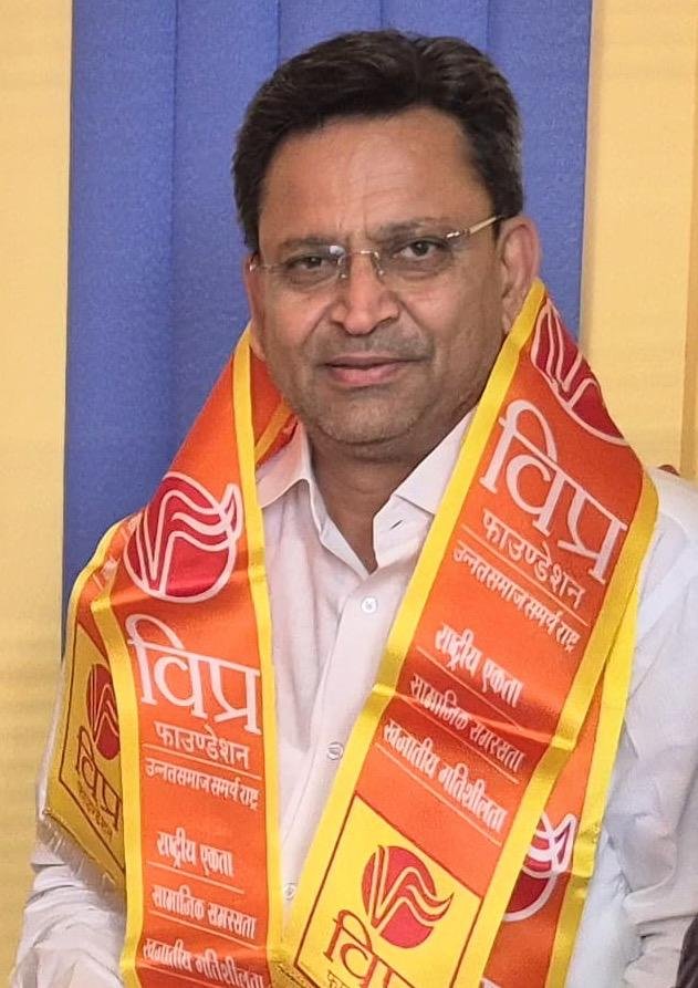 श्री हेमेंद्र वशिष्ठ
