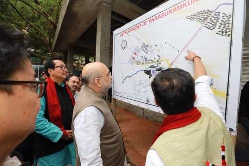भारत के गृहमंत्री श्री अमित शाह जी ने विप्र फाऊंडेशन द्वारा 51 फीट ऊंची तेजमूर्ति भगवान् परशुराम जी प्रतिमा स्थापना का भूमि पूजन कर शिलान्यास किया है